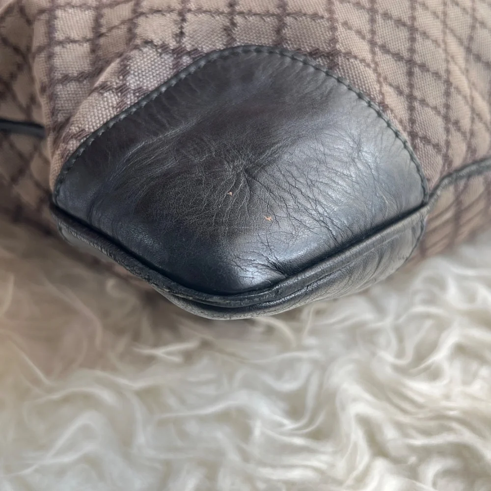 Authentic Gucci Black Diamante Flat Messenger Canvas Crossbody Bag